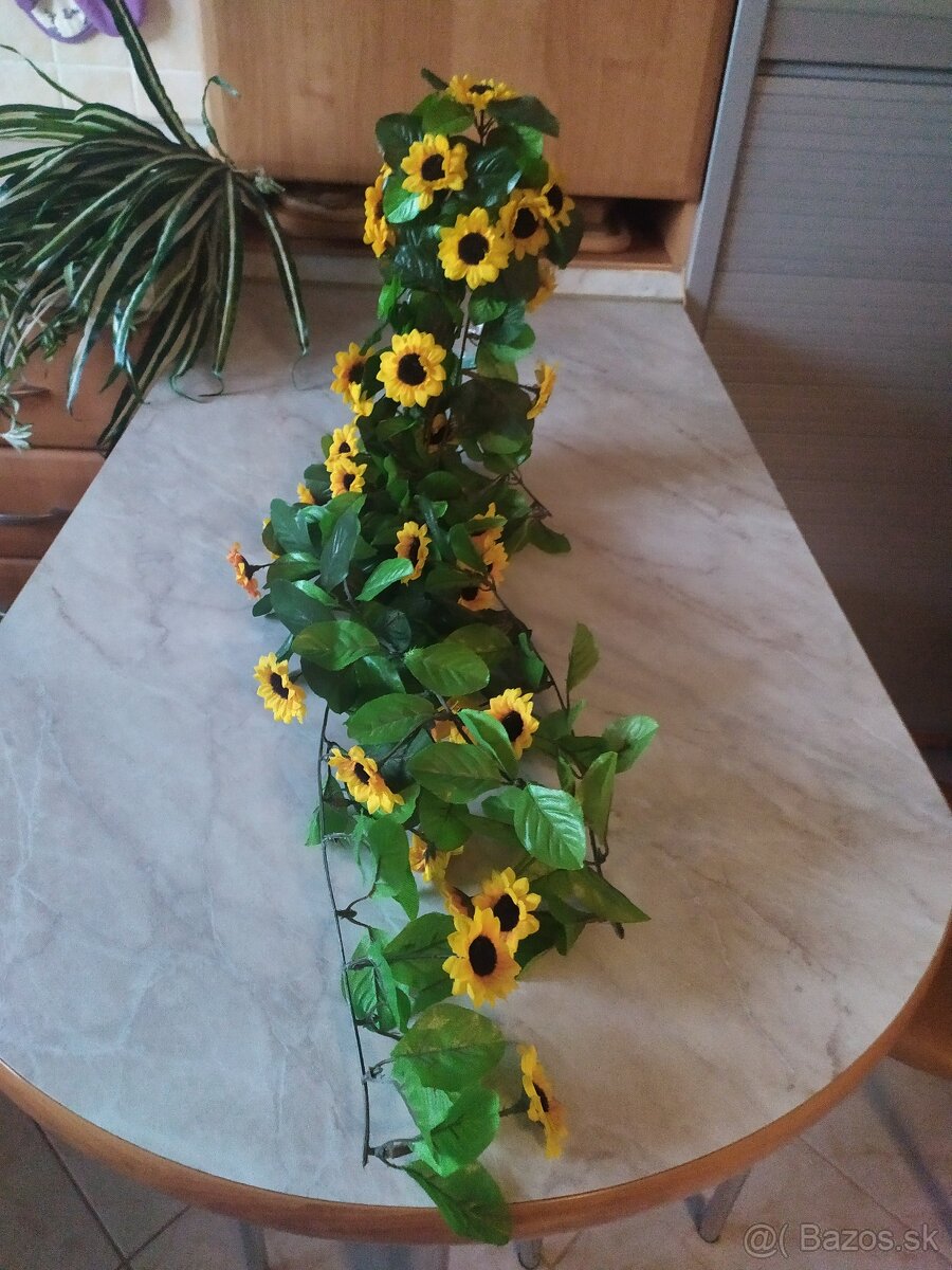 Kvety,girlanda so slnecnicami