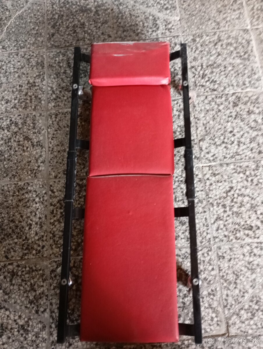 Dielenské lehátko