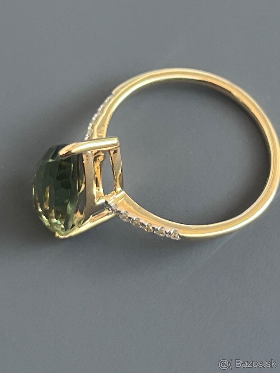 Zlatý prsteň s Turmalínom a diamantami