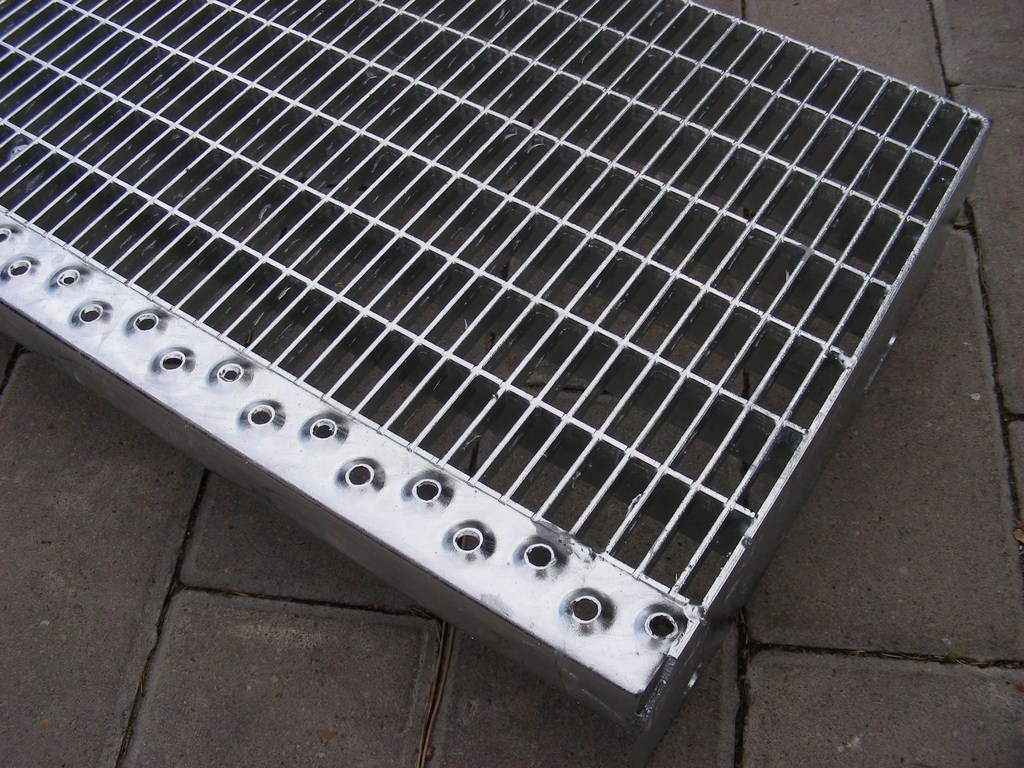 Schodiskový stupeň 1000x270mm 30x2 33x11