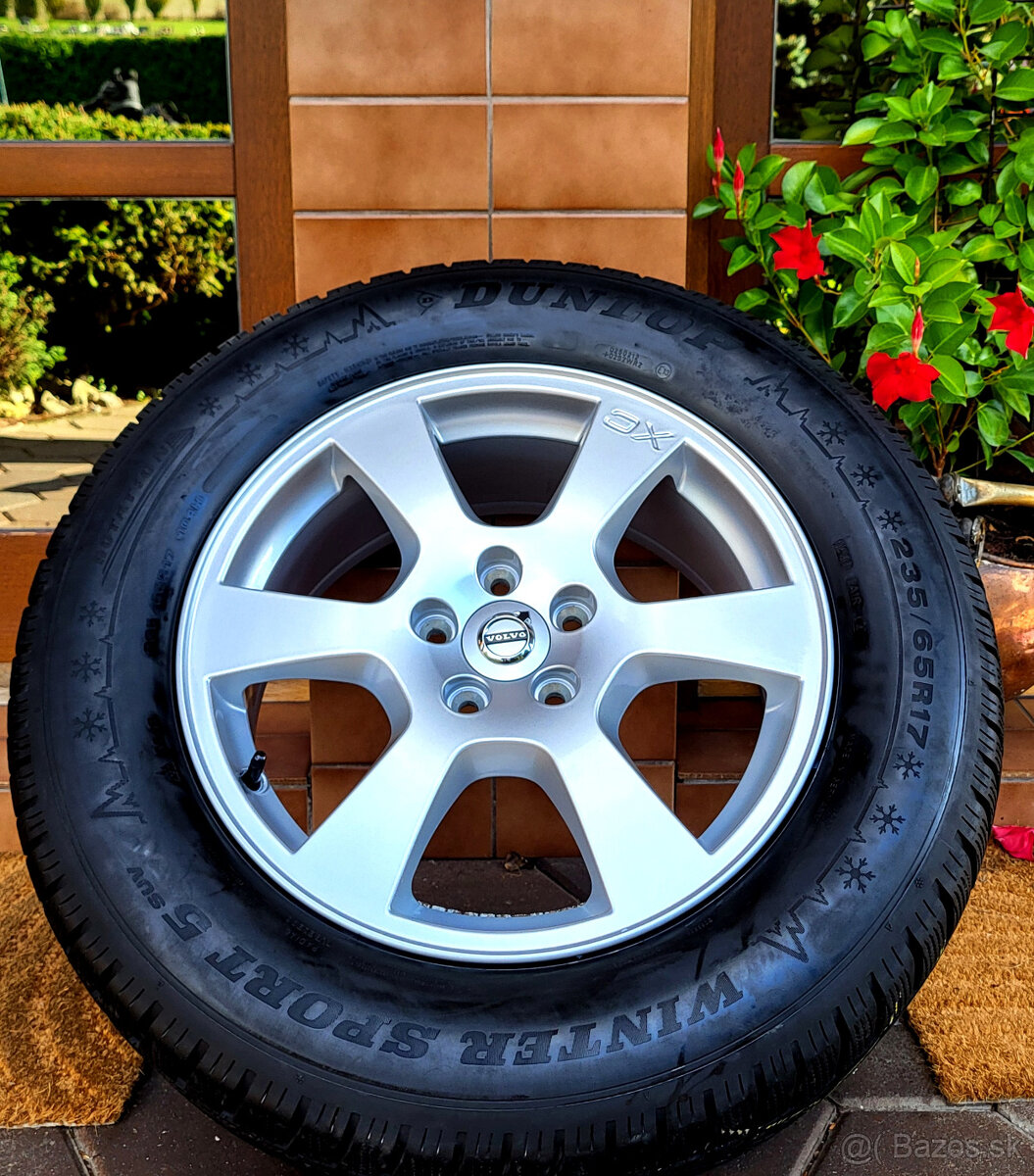 alu R17 5x108, senzory, zimné pneu 235/65, orig. Volvo XC60