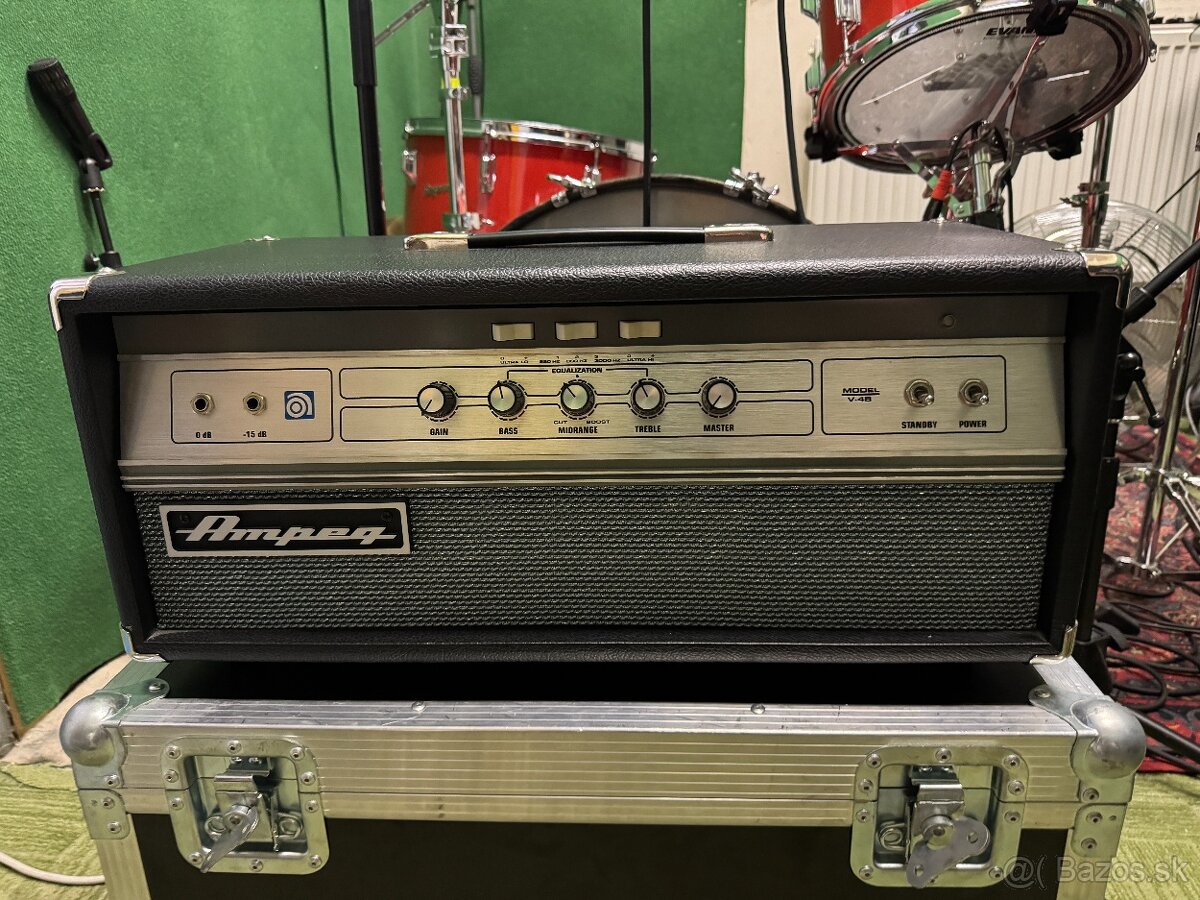 Ampeg V-4B – legendárny lampový basový zosilňovač s hardcase