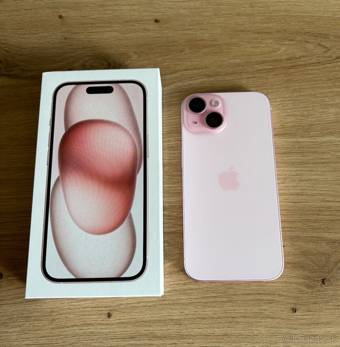 Na predaj Apple iPhone 15 v ružovej farbe