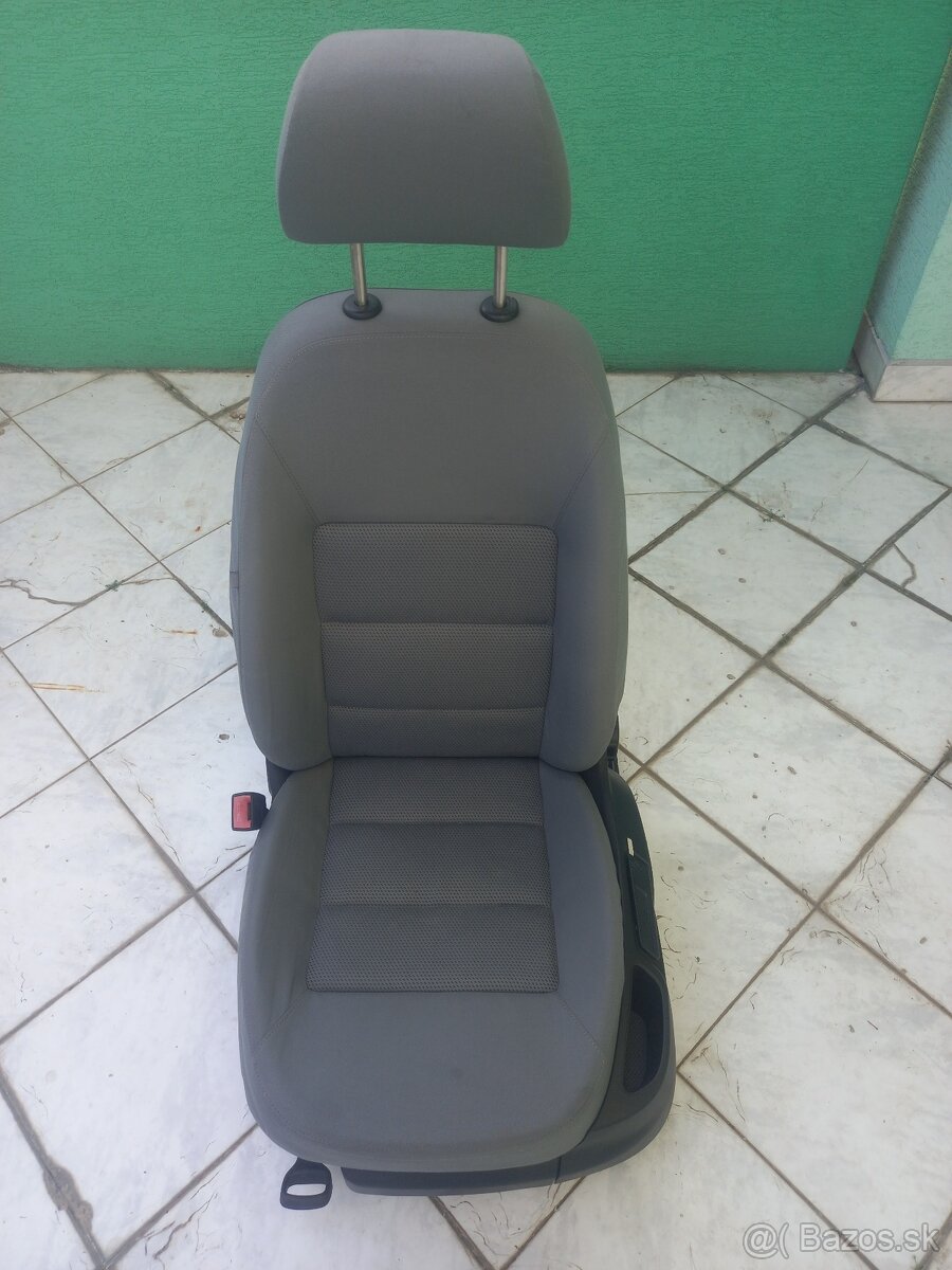 Škoda Octavia 2 sedačky
