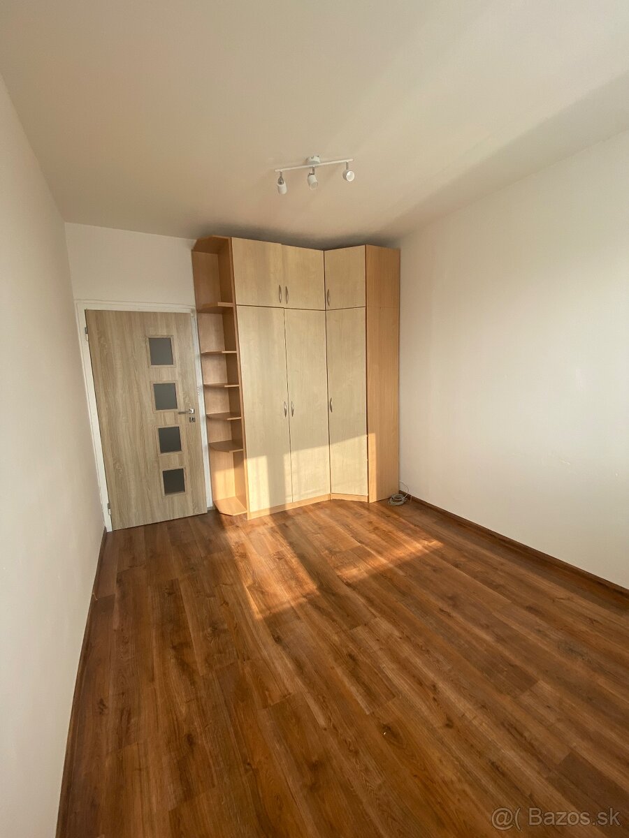Prenájom 2 izbovy byt