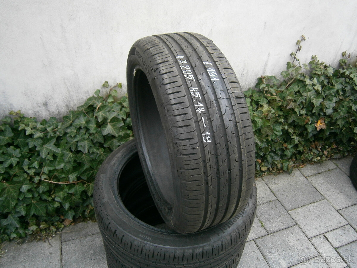 Predám 4x letné temer nové pneu Continental 205/45 R17 88HXL