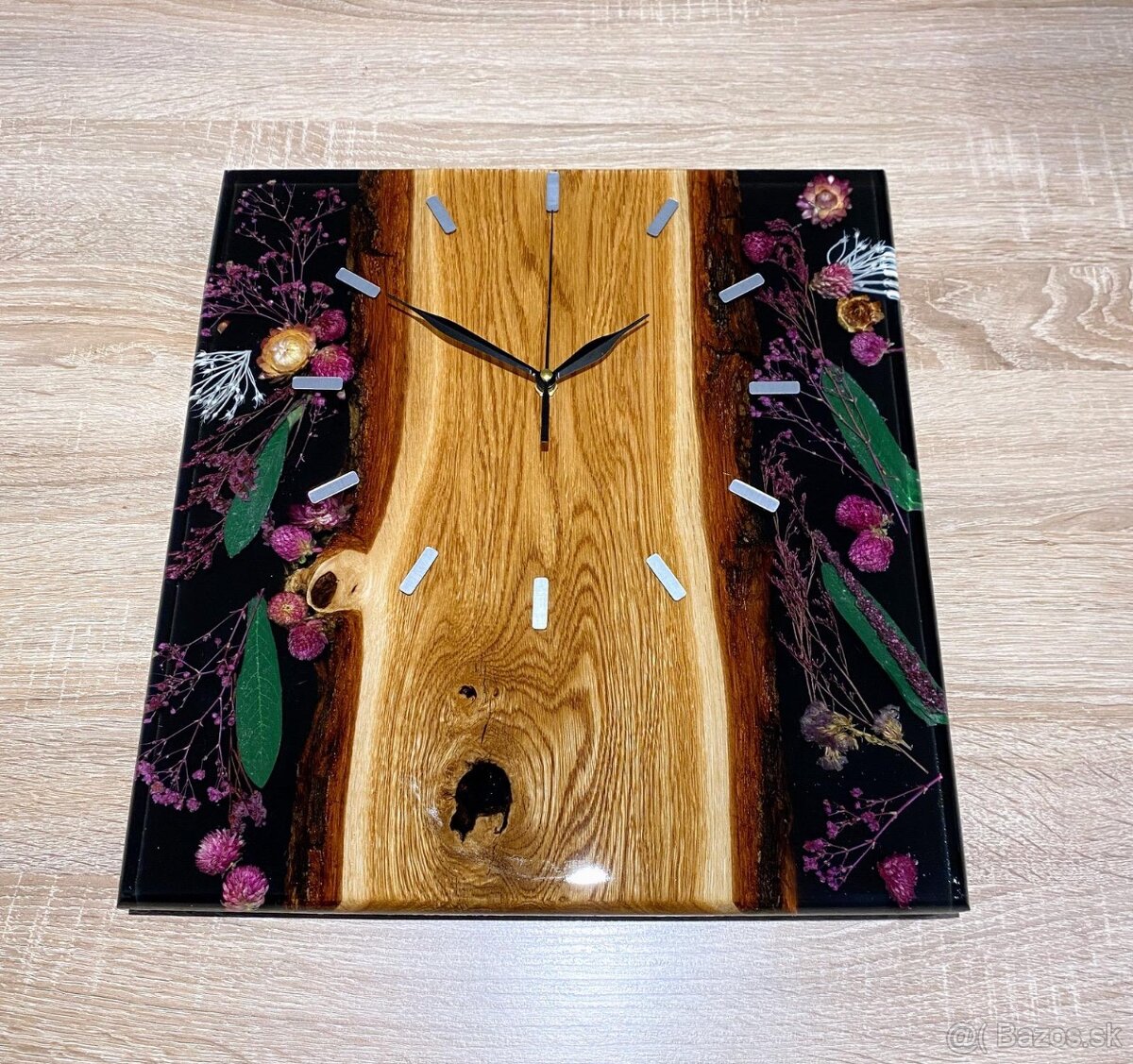 Epoxidove hodiny s dubovým drevom