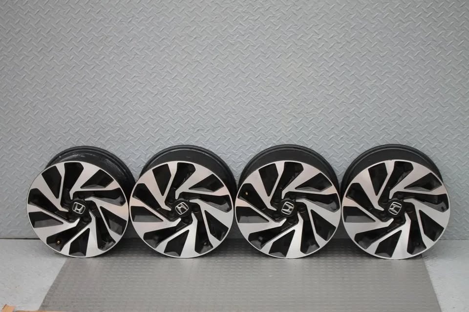 Alu 16" HONDA originál sada 100 % stav.