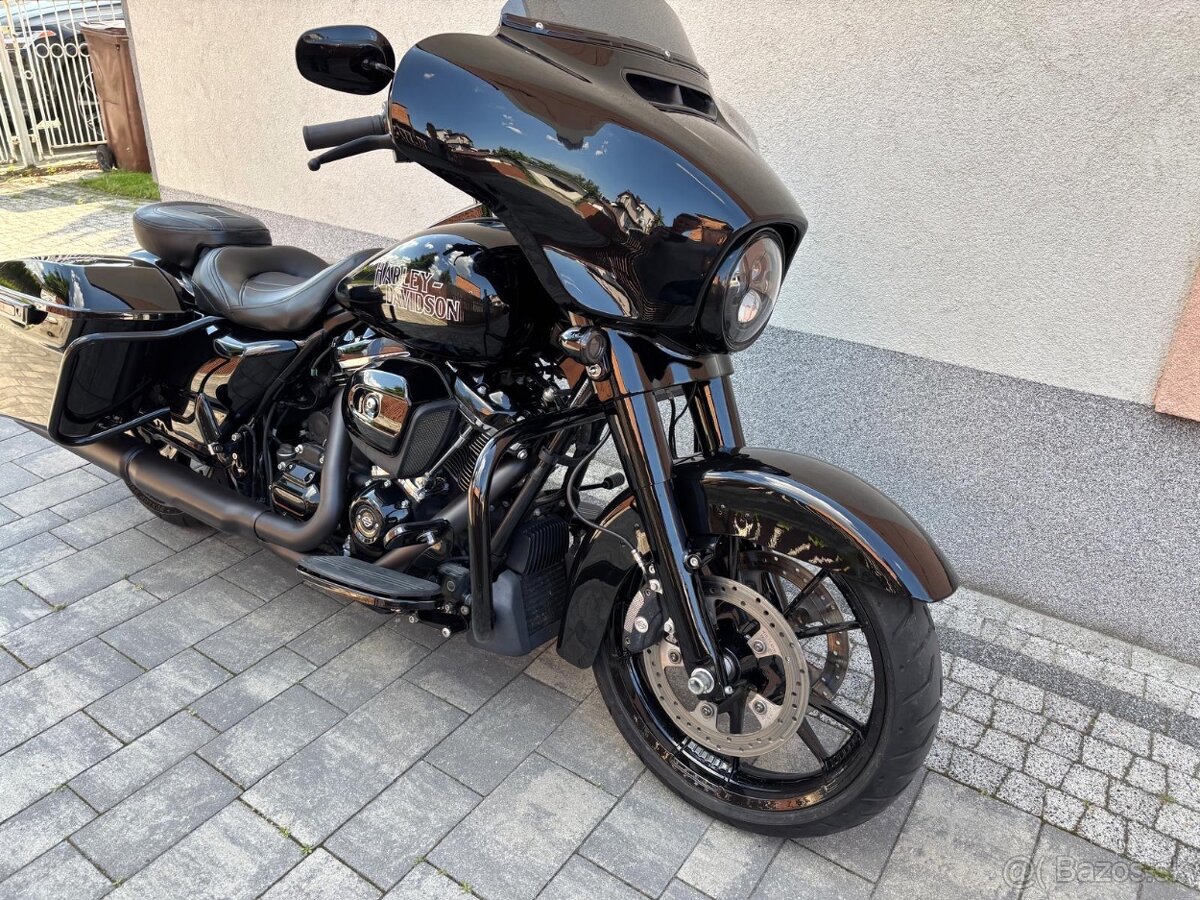 Harley Street Glide