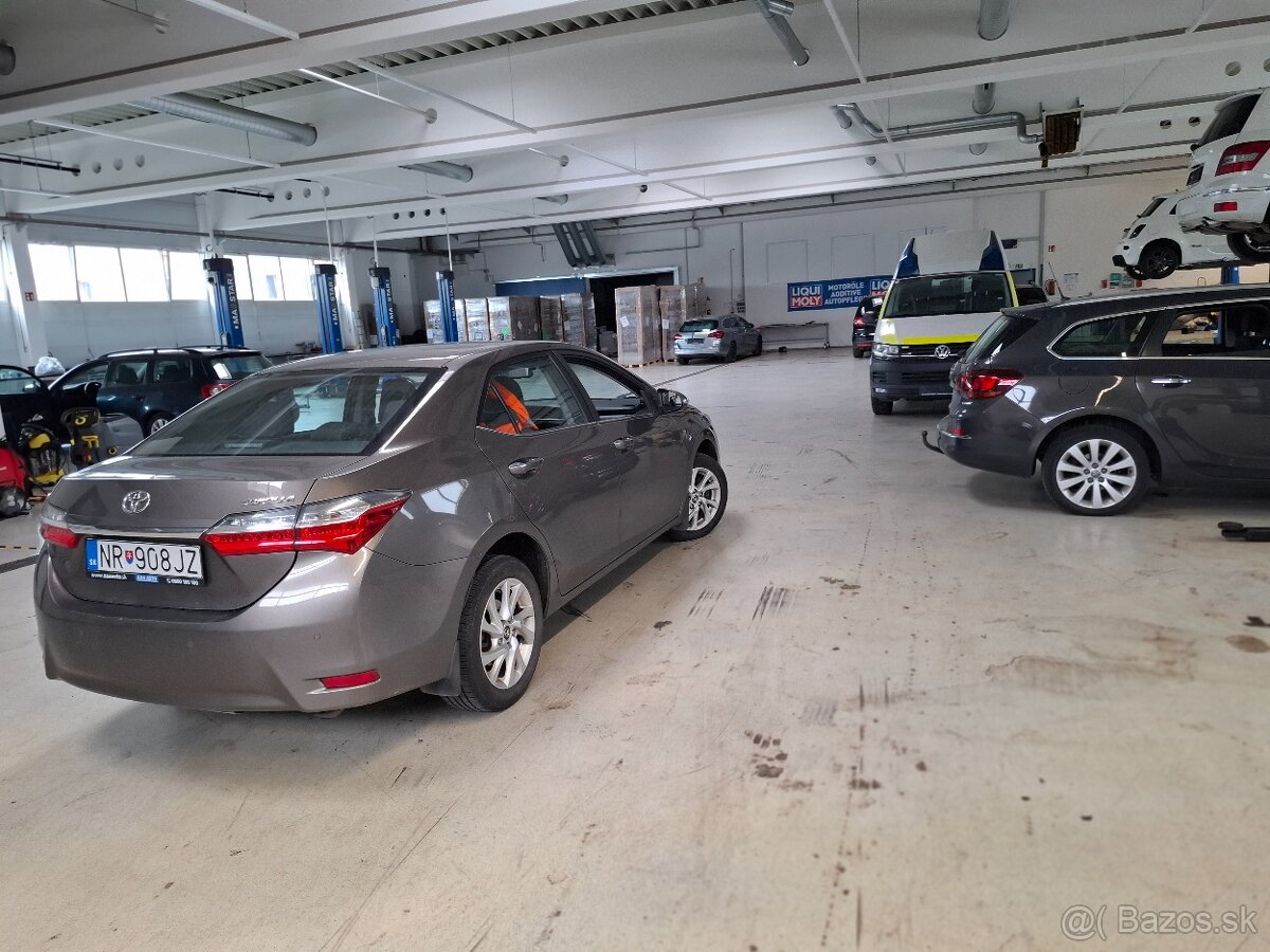 Toyota corola 1.6 benzin s malo km