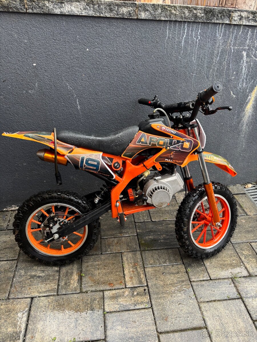 Cross Apollo 49