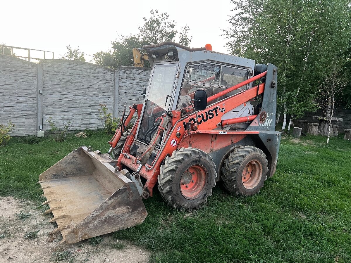 Smykovy nakladac locust 752
