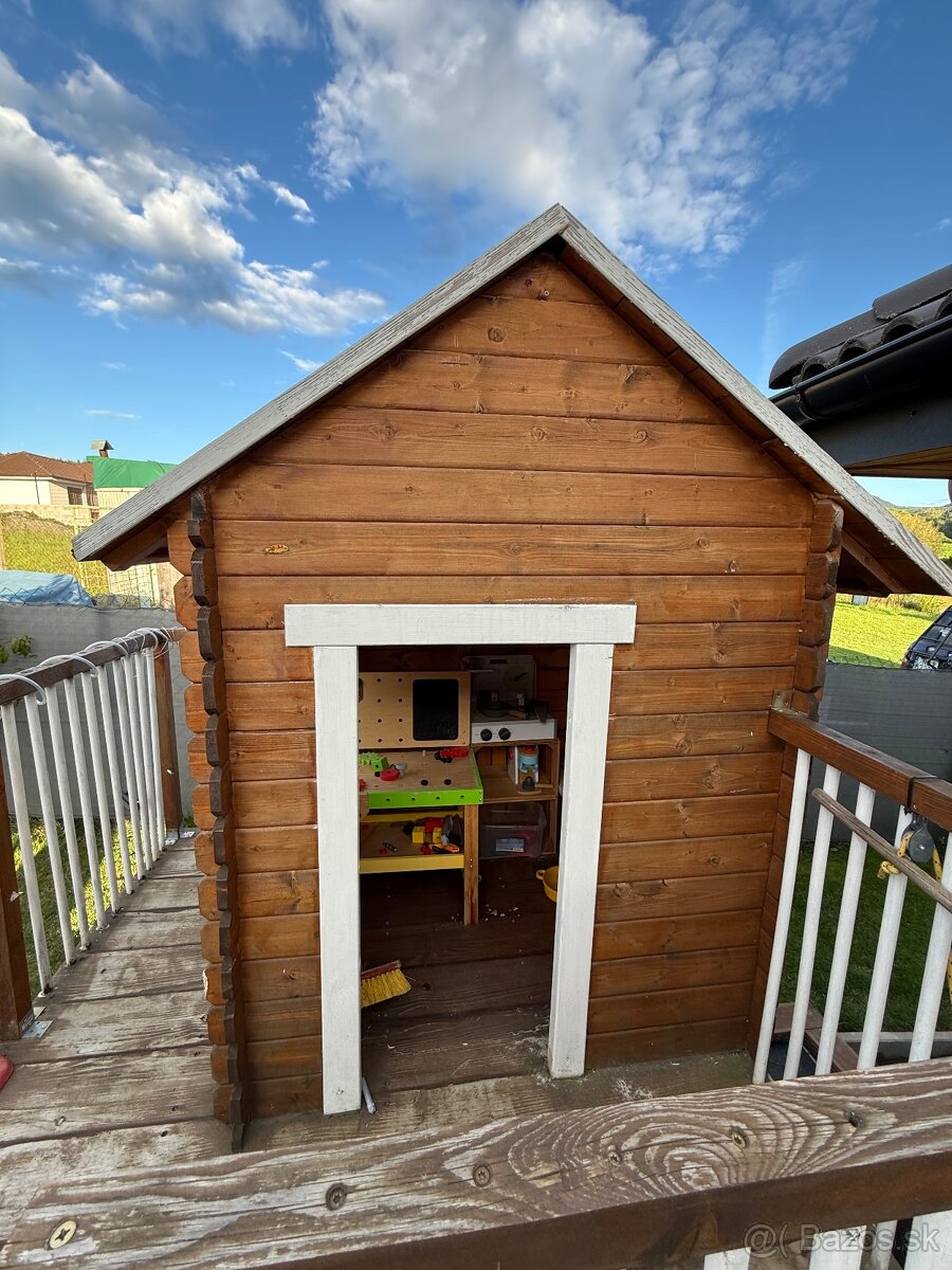 Detský drevený záhradný domček
