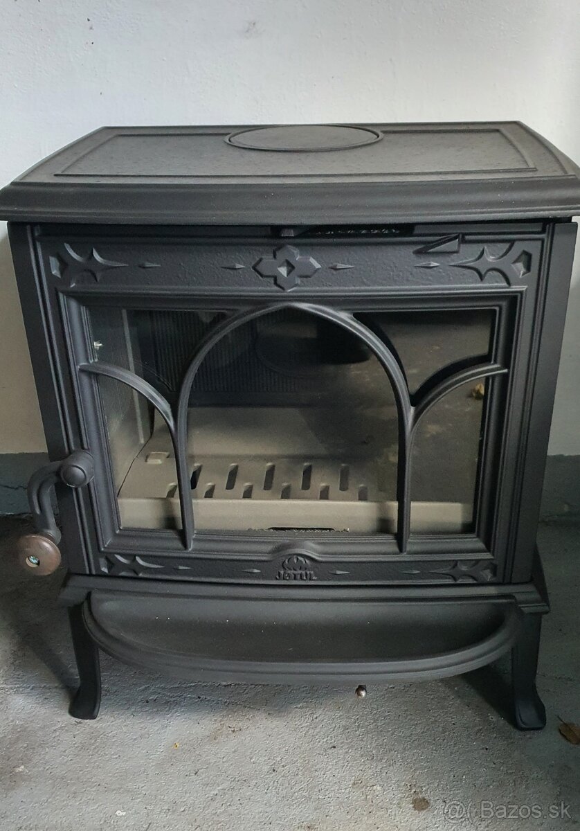 Liatinové kachle Jotul F 100 CB čierný lak