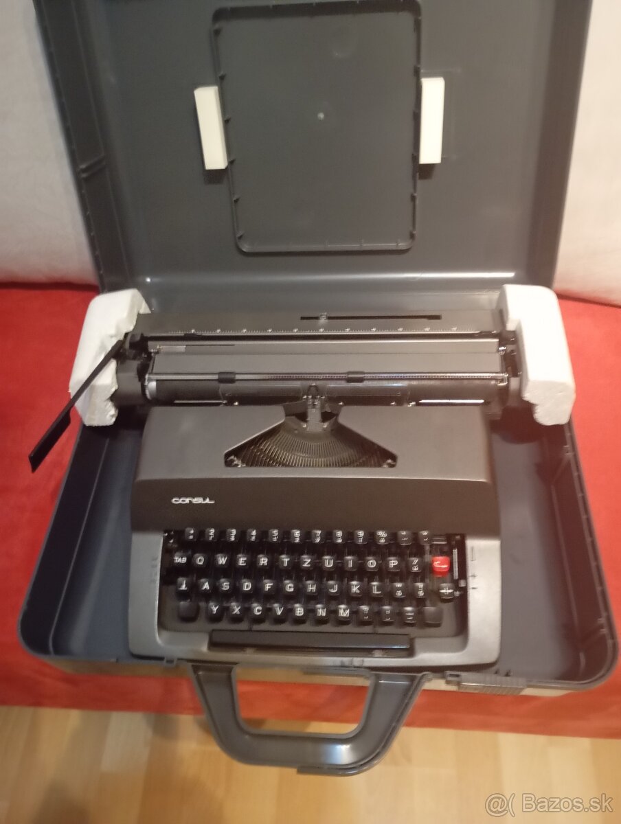 písací stroj