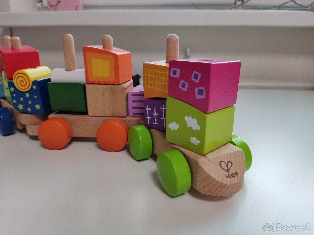 Hape dreveny vlacik