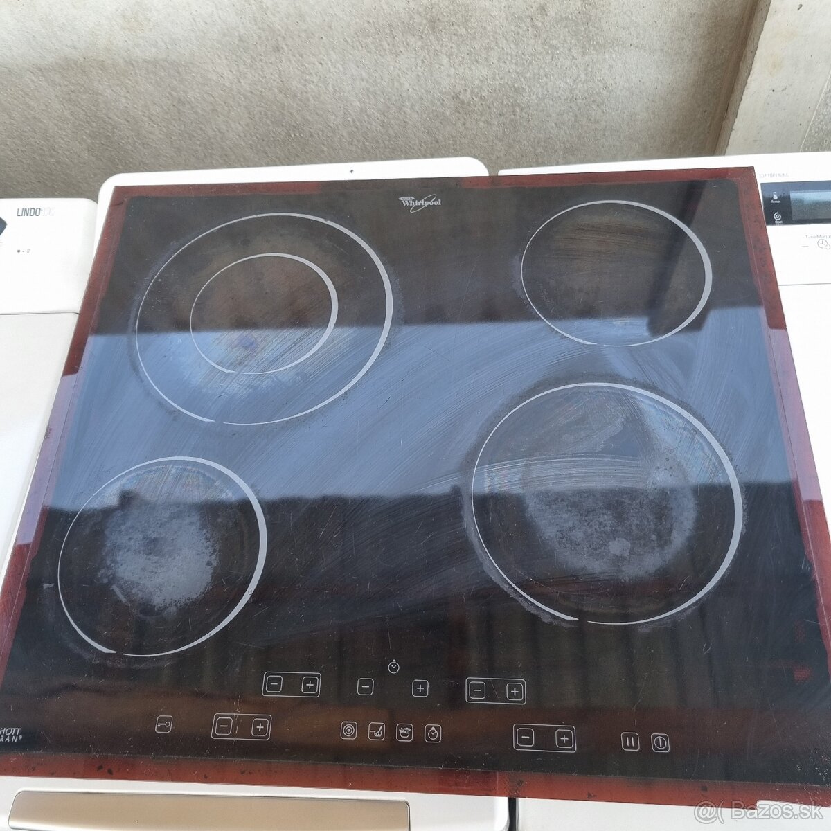 Sklokeramicka varná doska.