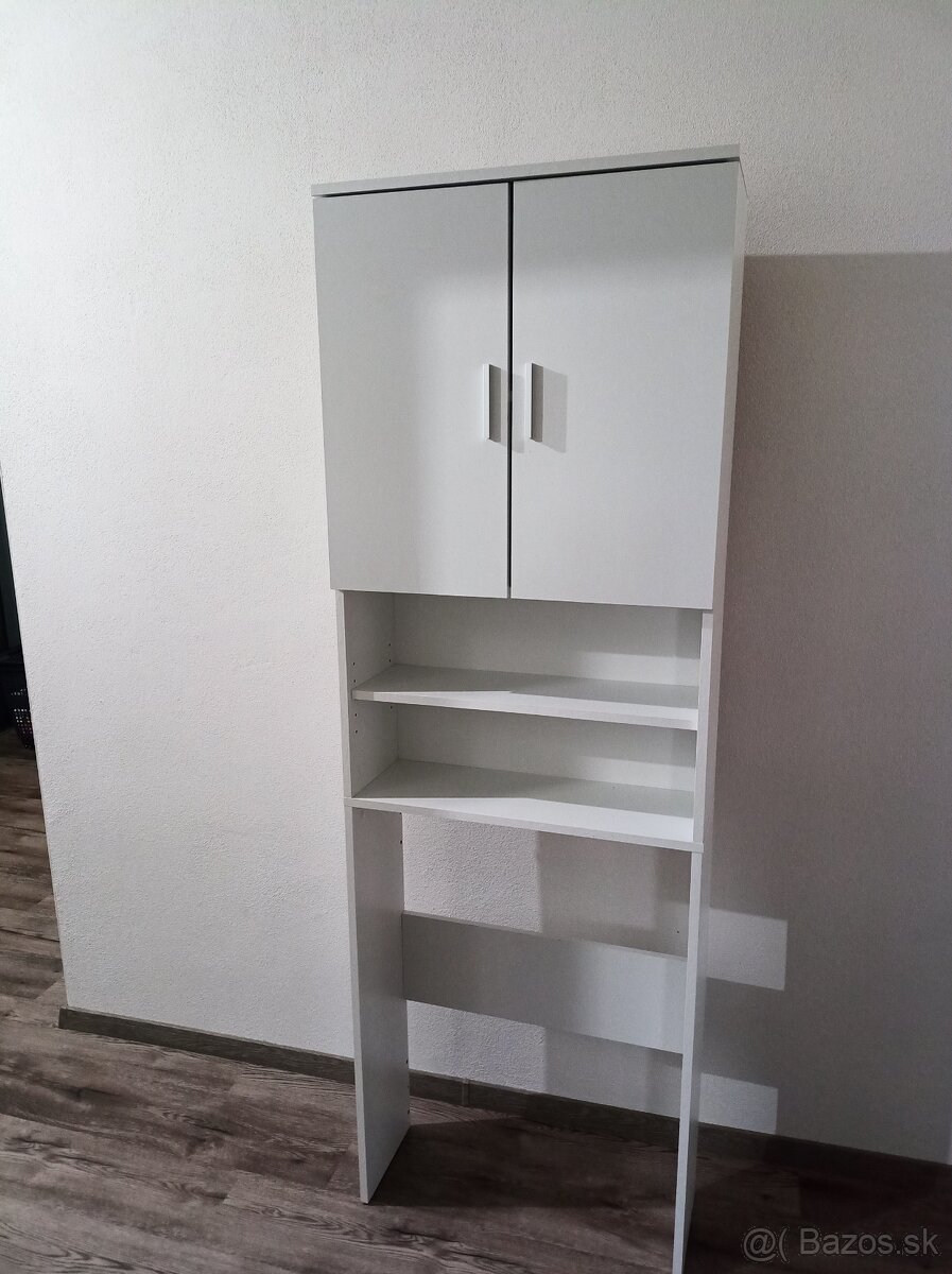 Predám skrinku nad práčku.