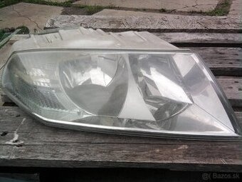 Skoda octavia 2 prave predne svetlo
