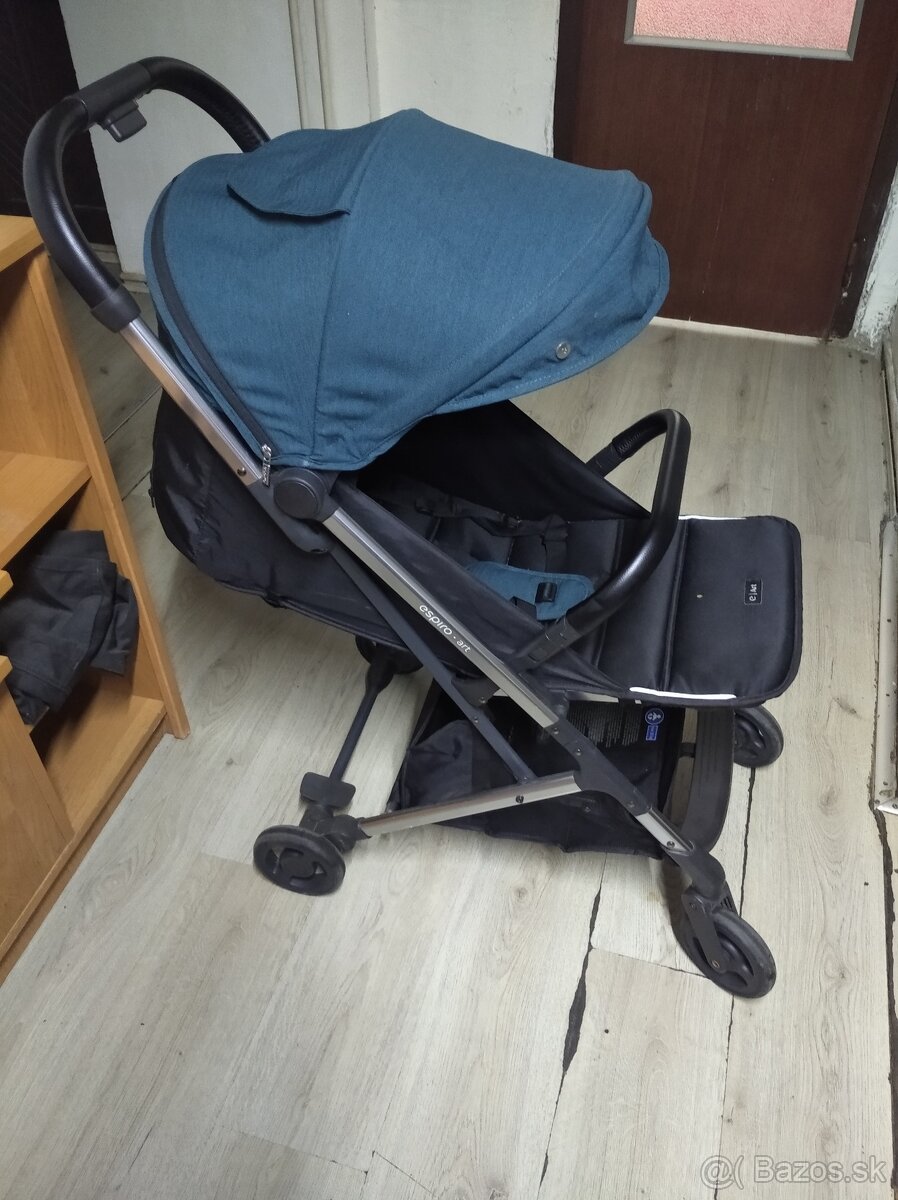 Dobri den mám na predaj športoví kočík