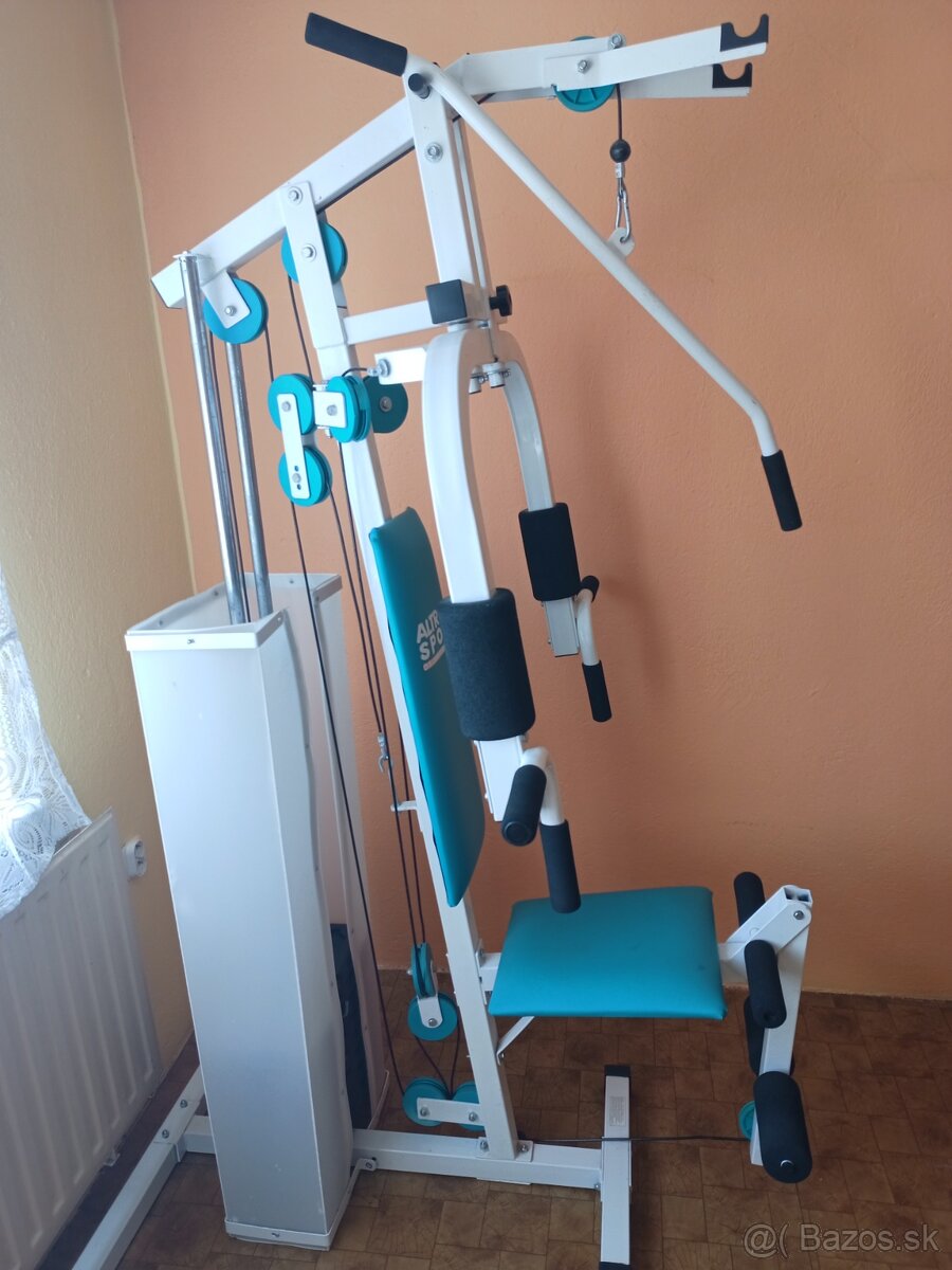 Posilovaci stroj