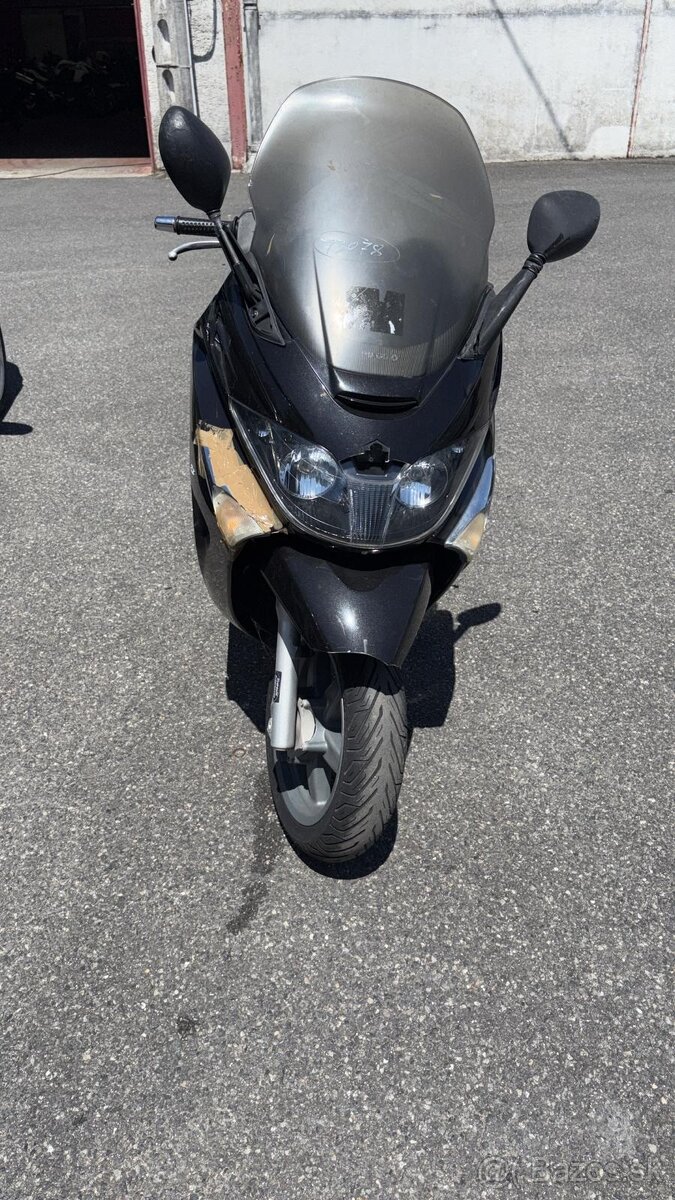 Rozpredám Piaggio XEVO 125 na nd