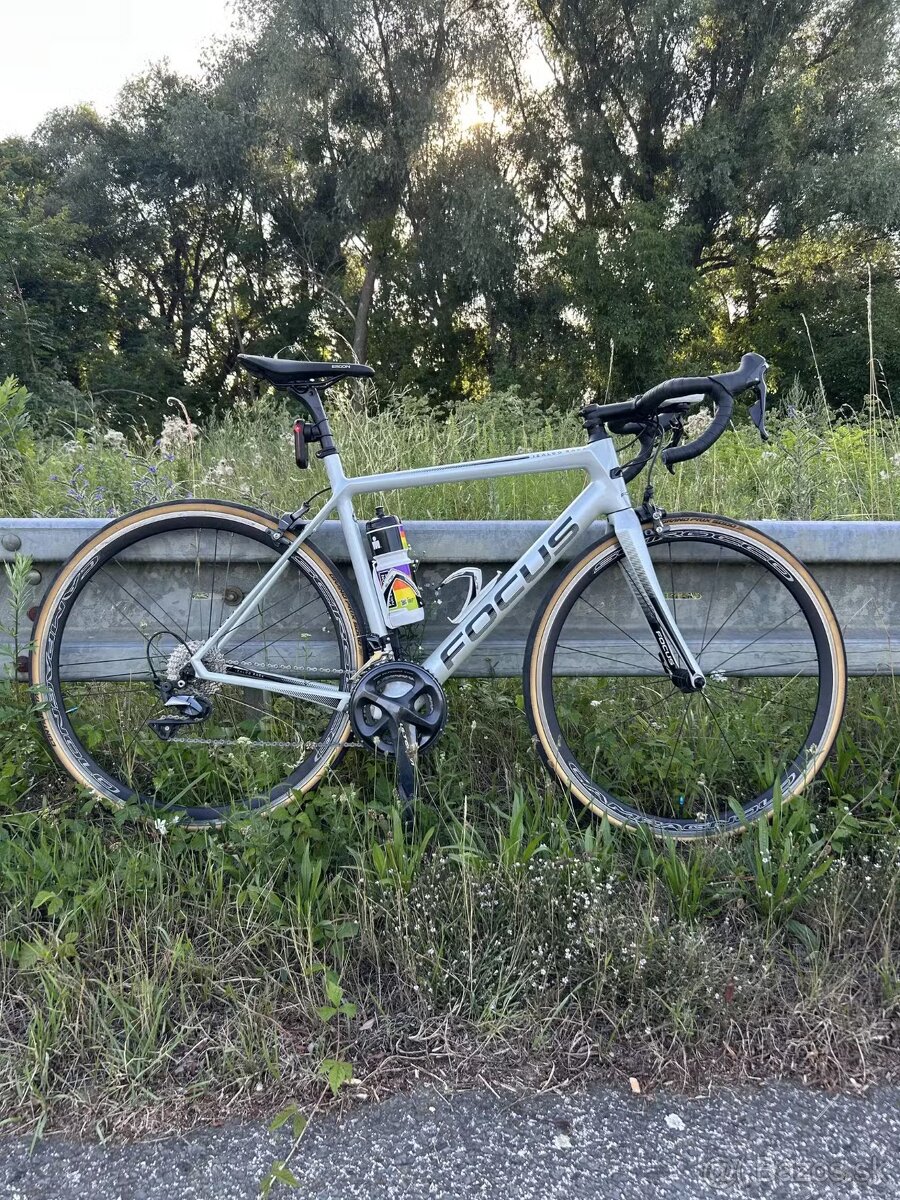 Focus Izalco Race