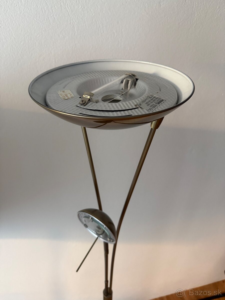 Stojaca lampa