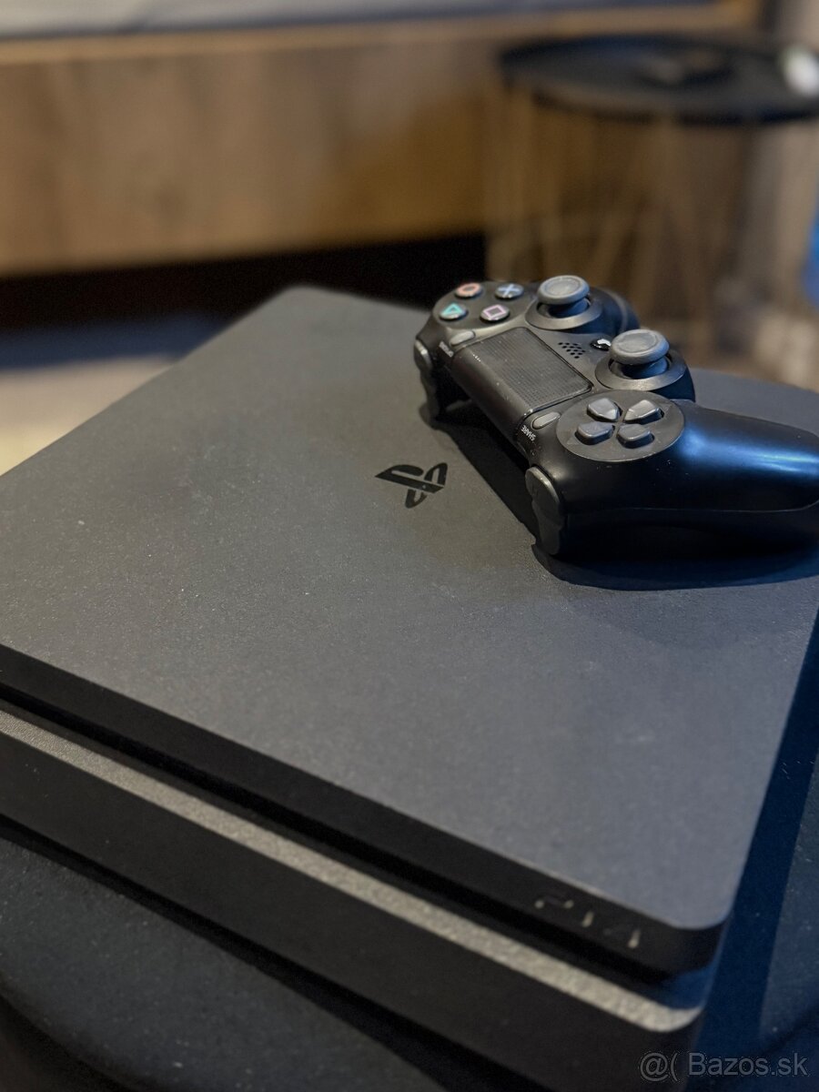Sony PlayStation 4 Slim 500GB jet black