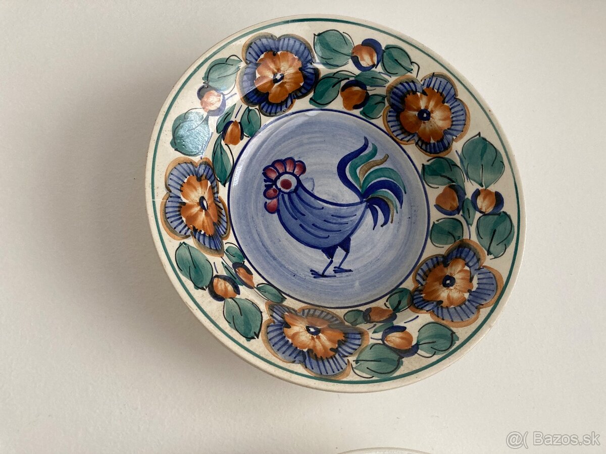 Ker.taniere na stenu