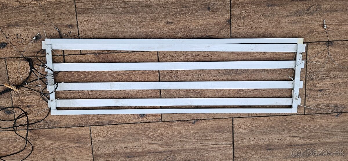 LED svetlo (648xLED) nad akvarium, zavesne