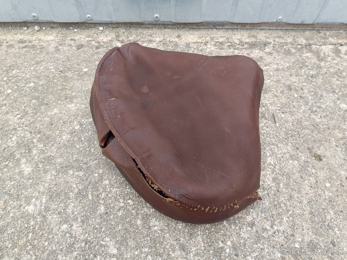 Sedlo Jawa perak / CZ 150C