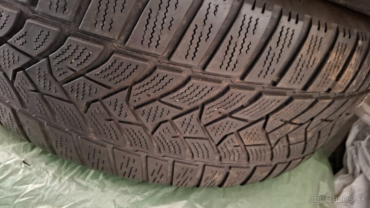 Predám 2ks Dunlop SP Sport 215/60/16, zimné