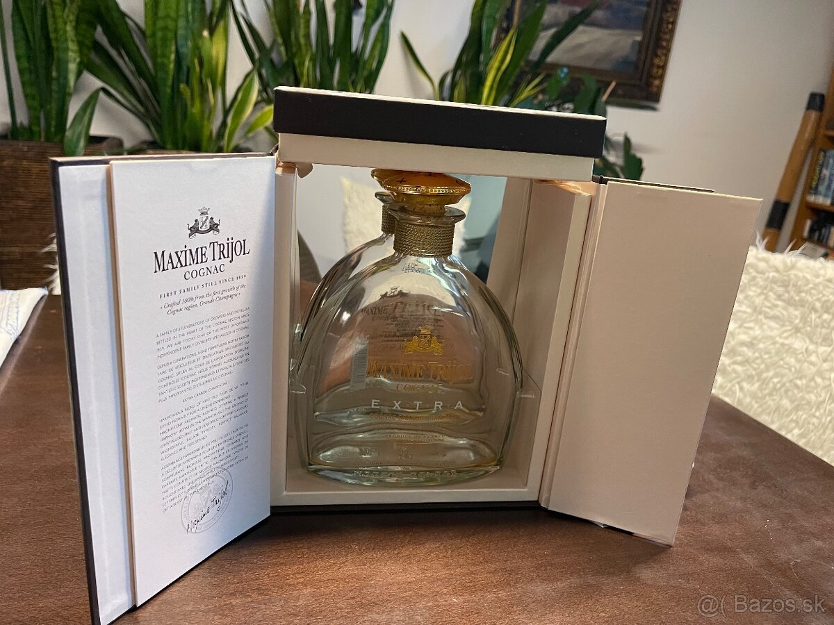 Krabica a flasa na alkohol