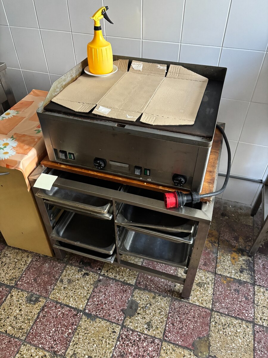 Kuchynský elektrický gril