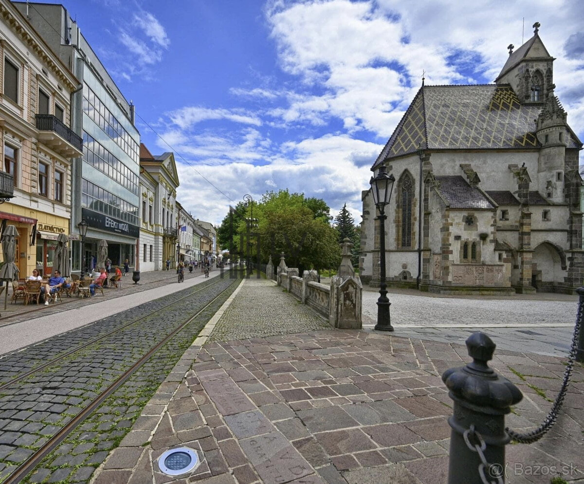Na prenájom 4-izbový byt s parkovacím miestom v centre Košíc