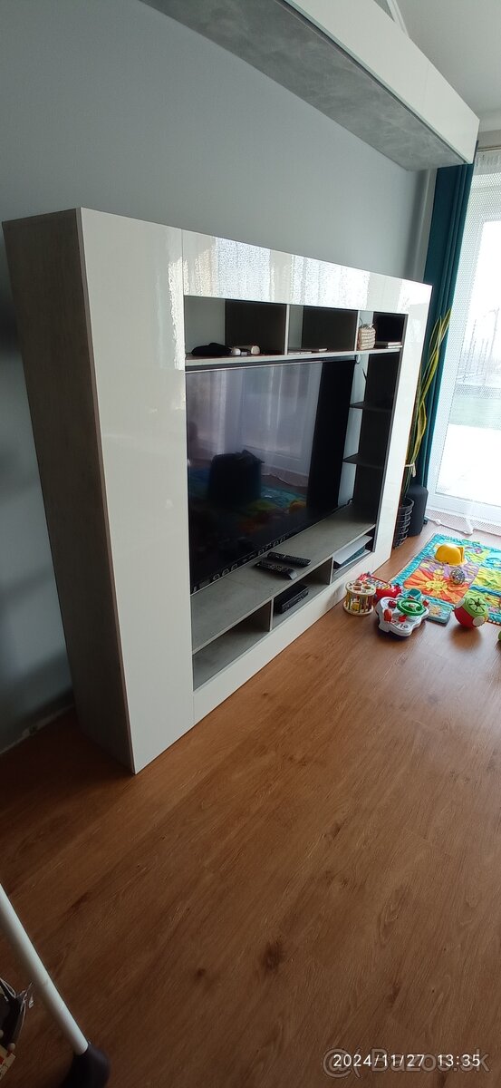 Obývacia stena