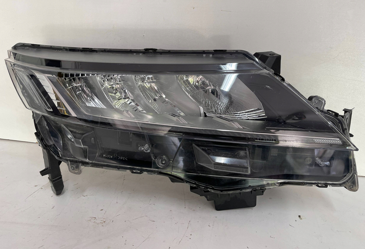 Mitsubishi ASX 2019- pravé predné svetlo FULL LED