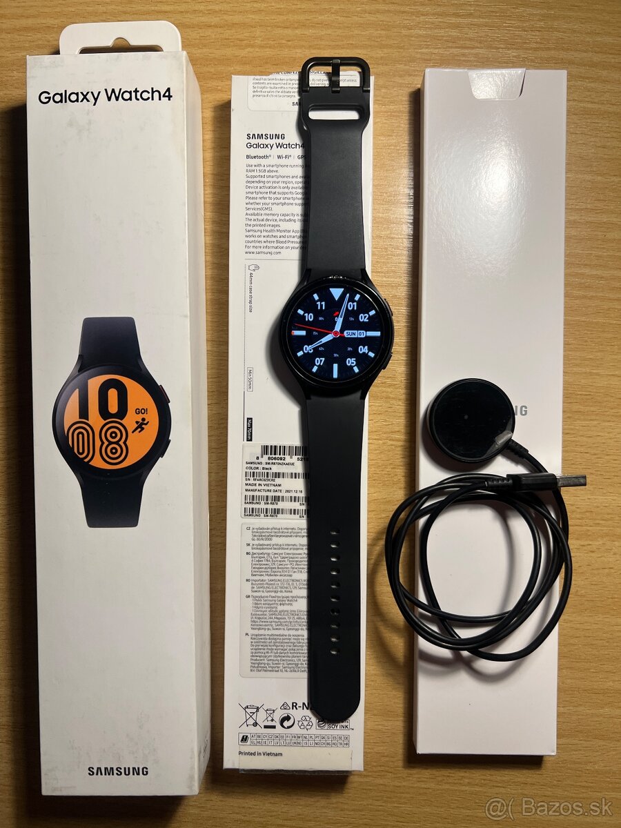Samsung Galaxy Watch 4, 44 mm, čierne