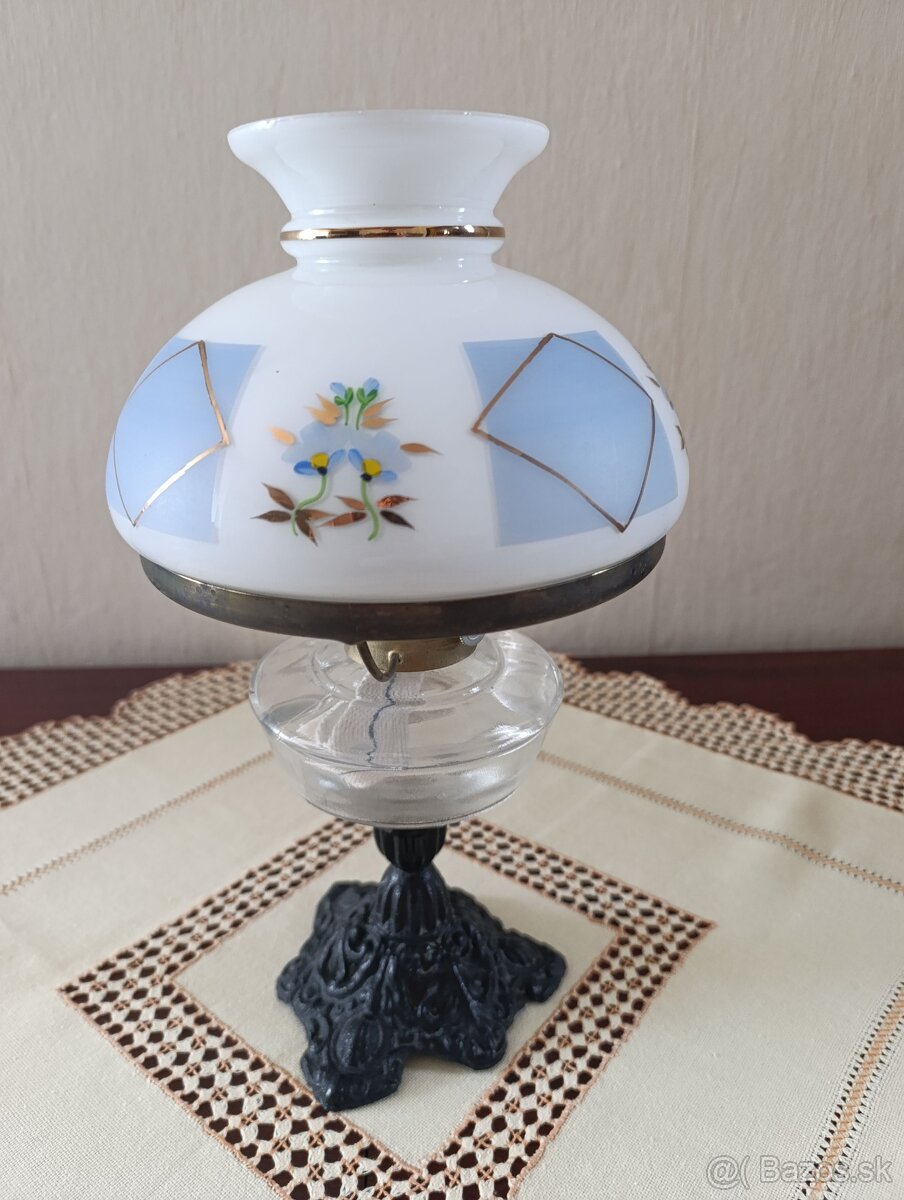 Starožitná petrolejová lampa