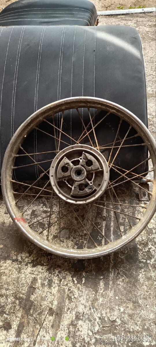 Koleso na jawa 550 555
