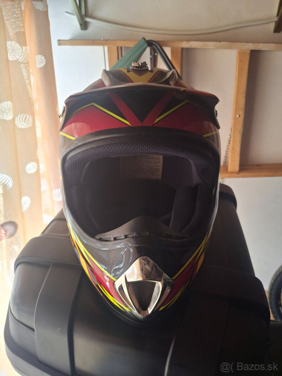 Prilba M2R