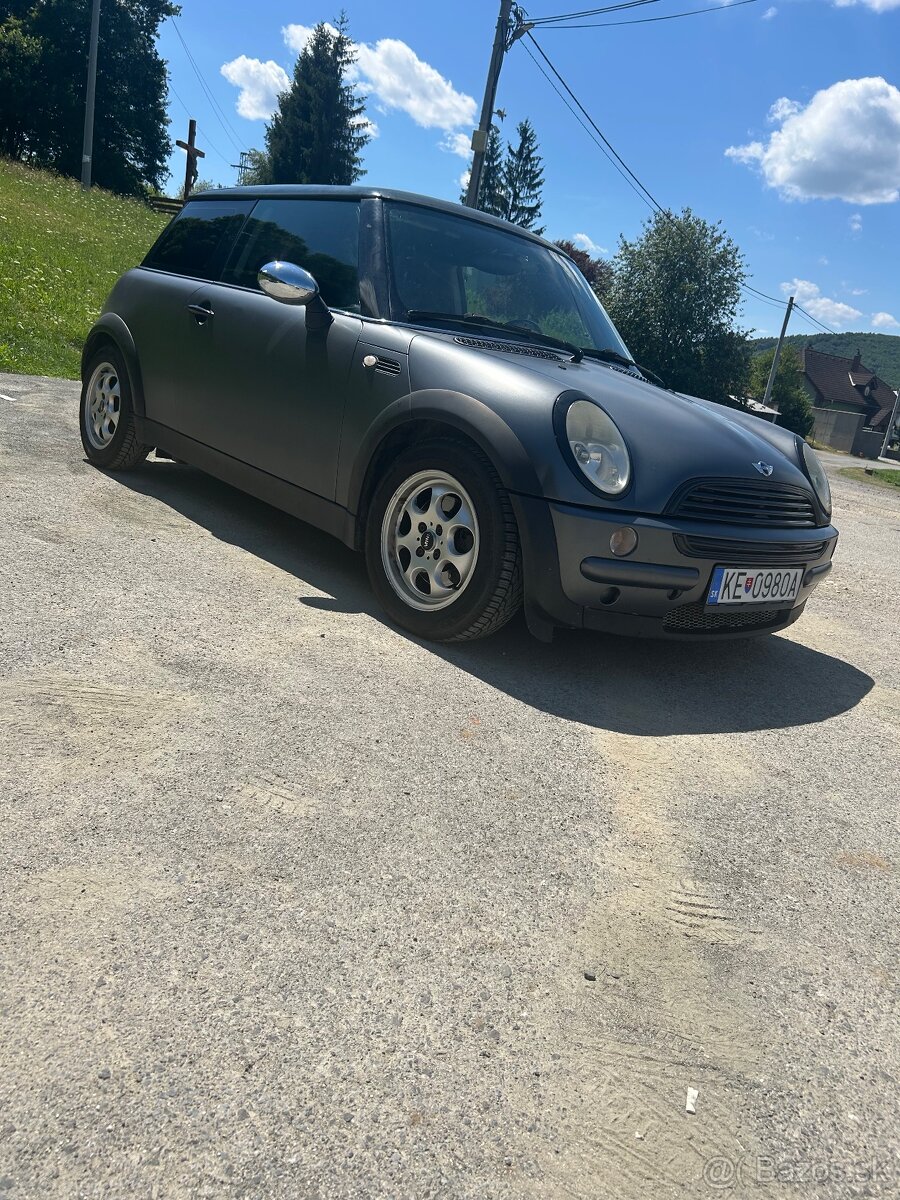 Predám Mini Cooper R50 (2002) – 1.6 85 kW