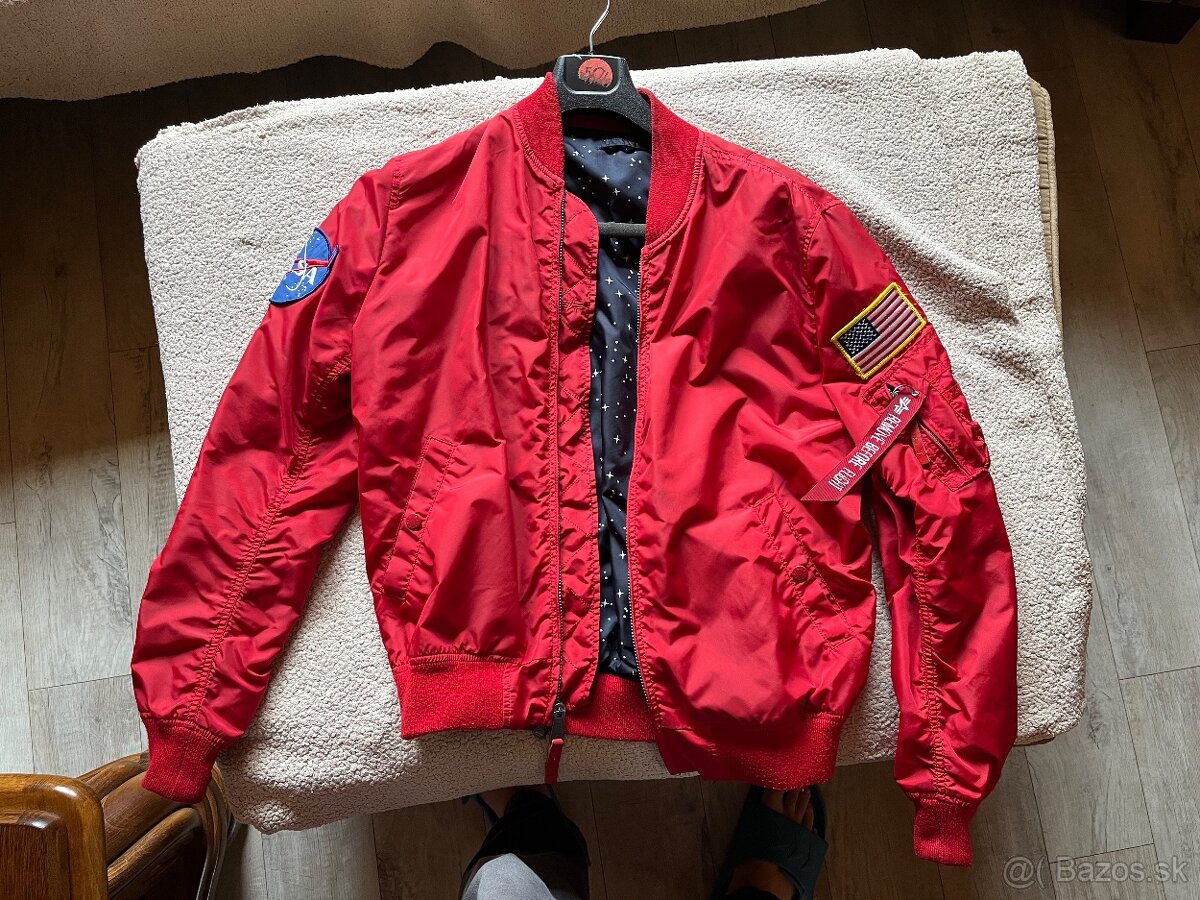 Alpha industries bombera red