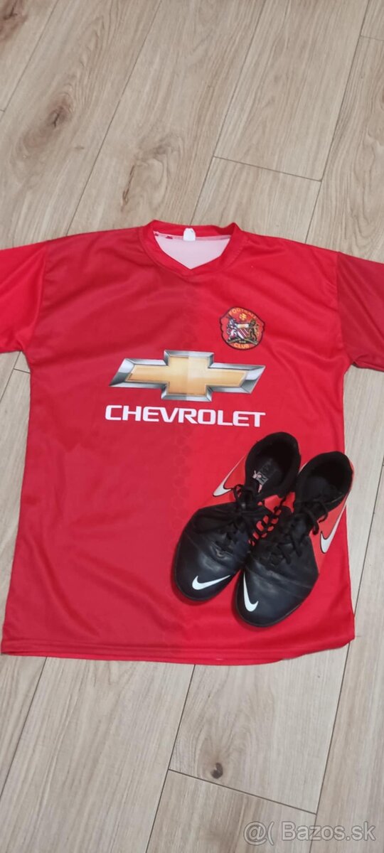 Futbalový dres a halovky NIKE veľkosť 38,5