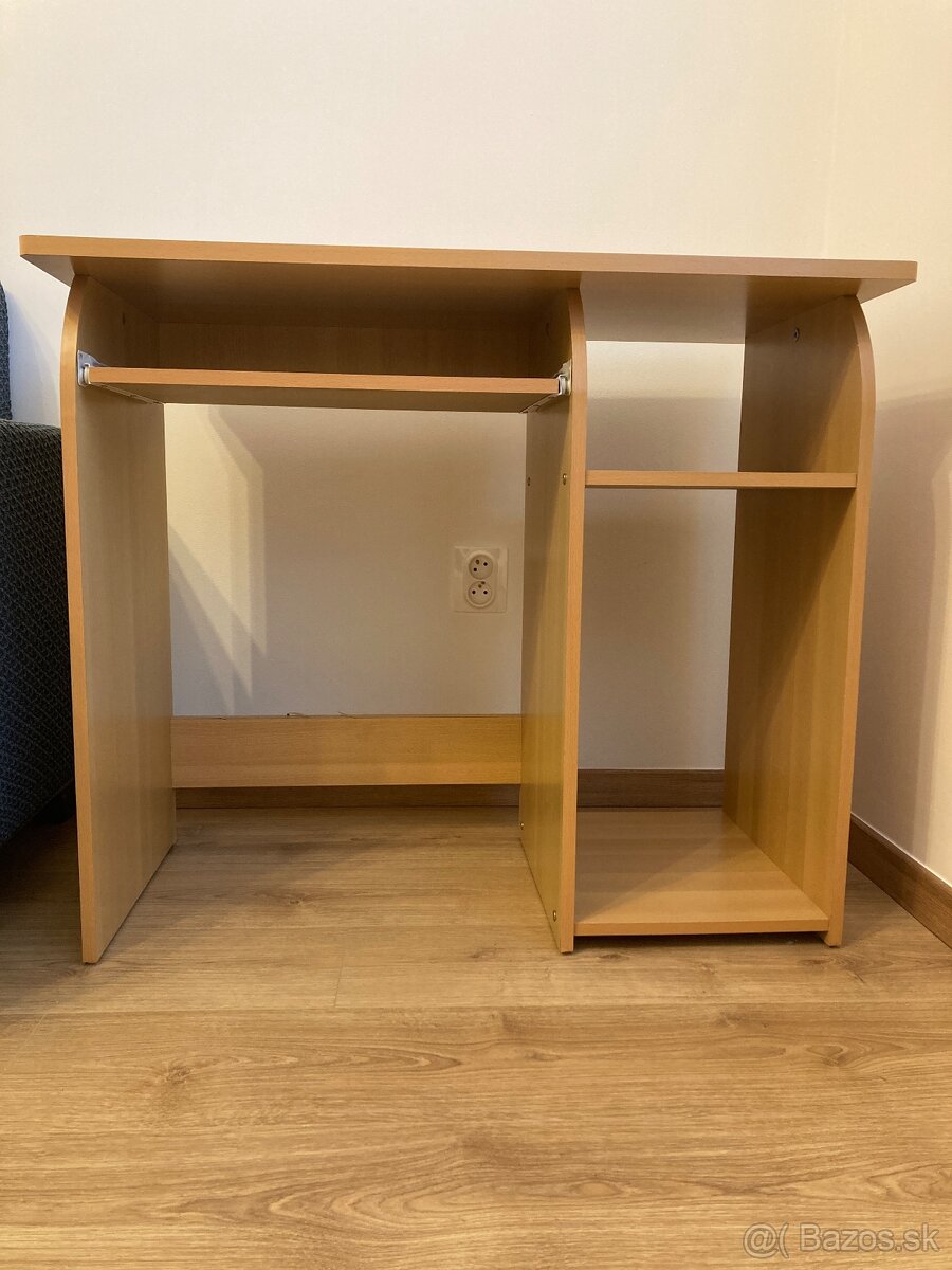 Darujem pracovný stôl