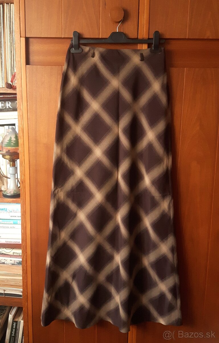 Károvaná dlhá sukňa