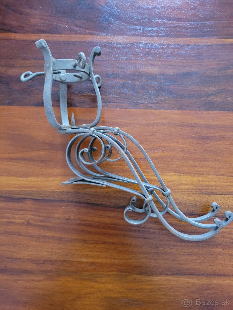 Kovaný stojan na stromček