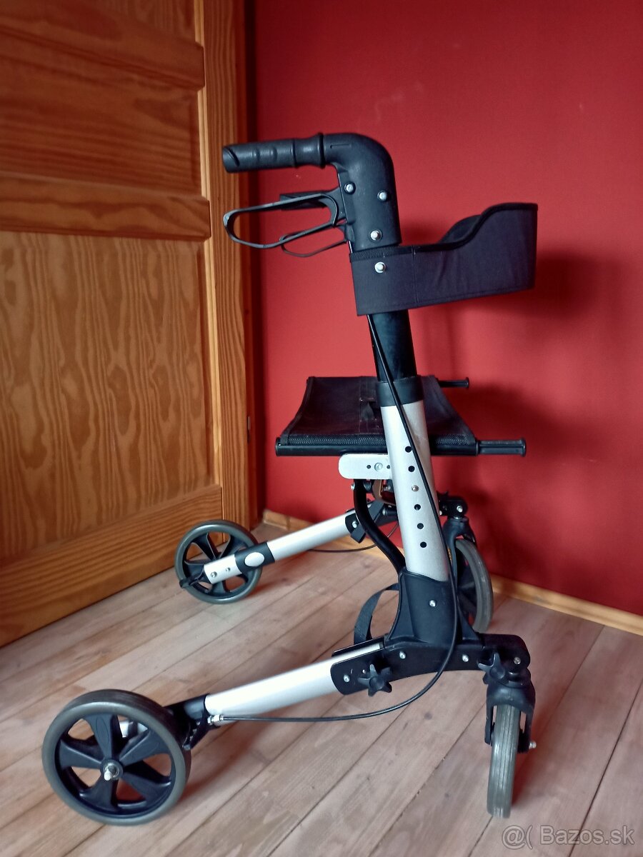 Pomocné chodítko pre seniorov -alu