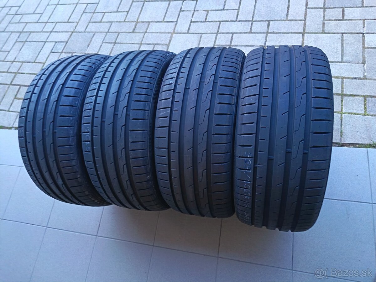 letne pneu 225/40 R18